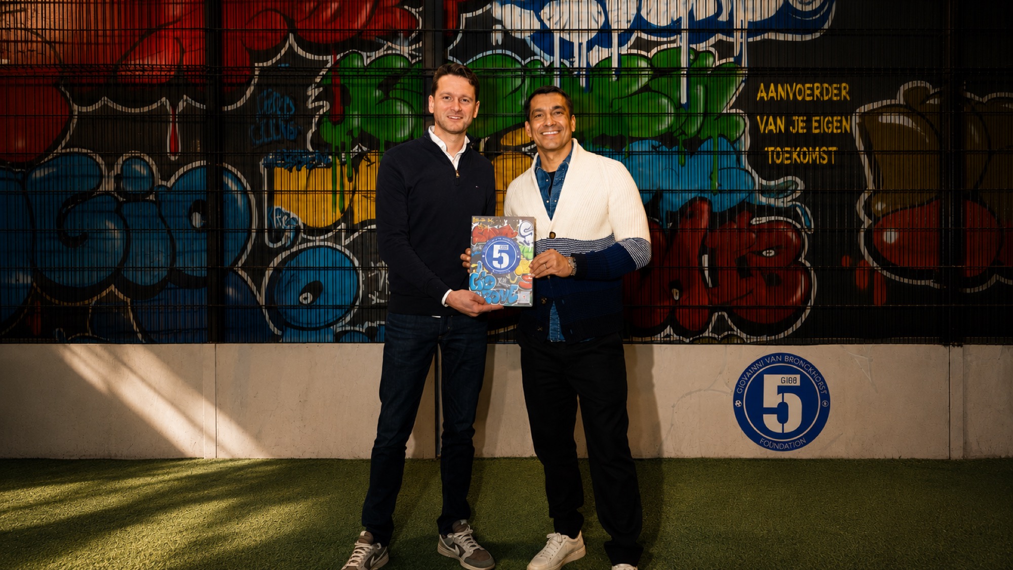 BRKdesign samen met Giovanni van Bronckhorst bij de Foundation
